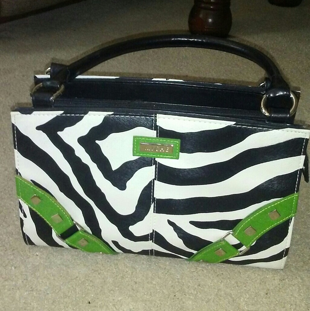 5 miche shells with Black purse